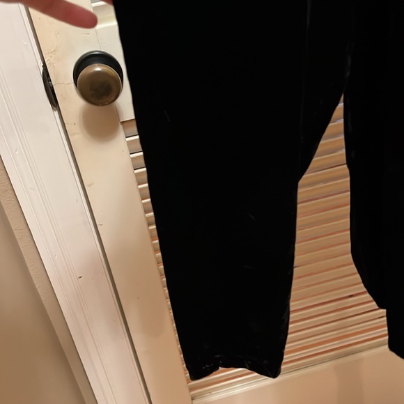 Boden Mutton Sleeve Velvet Top in Black, Size 20-22 - Picture 6 of 14